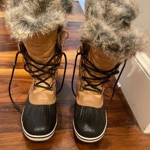 SOREL tofino snow boots